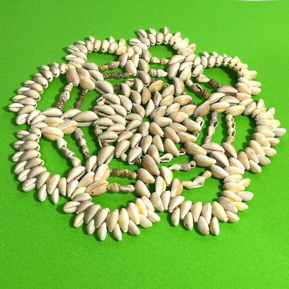 Vintage Natural Cowrie Shell Boho Trivet 8.5 inch - Picture 1 of 9